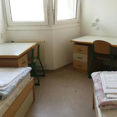 Rozna Dolina Hostel Laibach