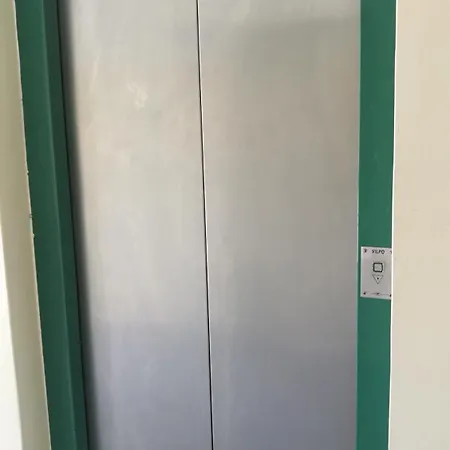 Rozna Dolina, Dom Xiv Hostel Lublaň