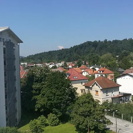 Hostel Rozna Dolina, Dom Xiv Lublaň