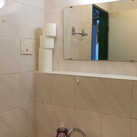 Rozna Dolina Hostel *