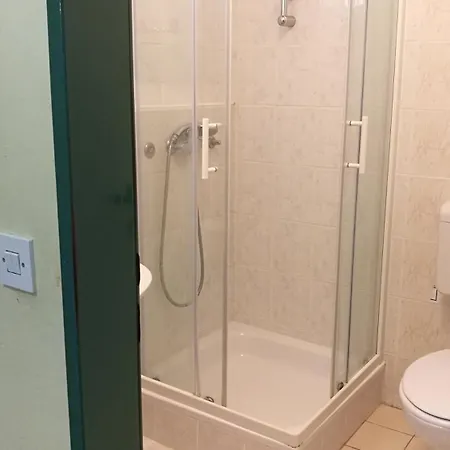 Rozna Dolina, Dom Xiv אכסניה